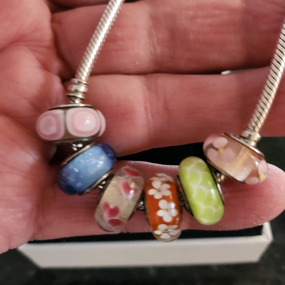 Beautiful Pandora Bracelet with 6 Murano Glass Charms